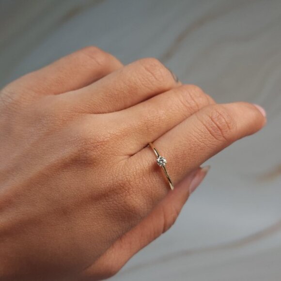 14Kt Gold 0.10 Ct Lab Grown Diamond Ring - Picture 6 of 6